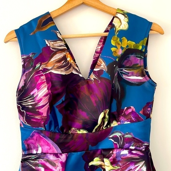 NWOT Closet London floral blue purple sleeveless skater dress, size 4 - Picture 3 of 12